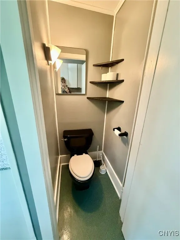 1/2 bath 1st floor