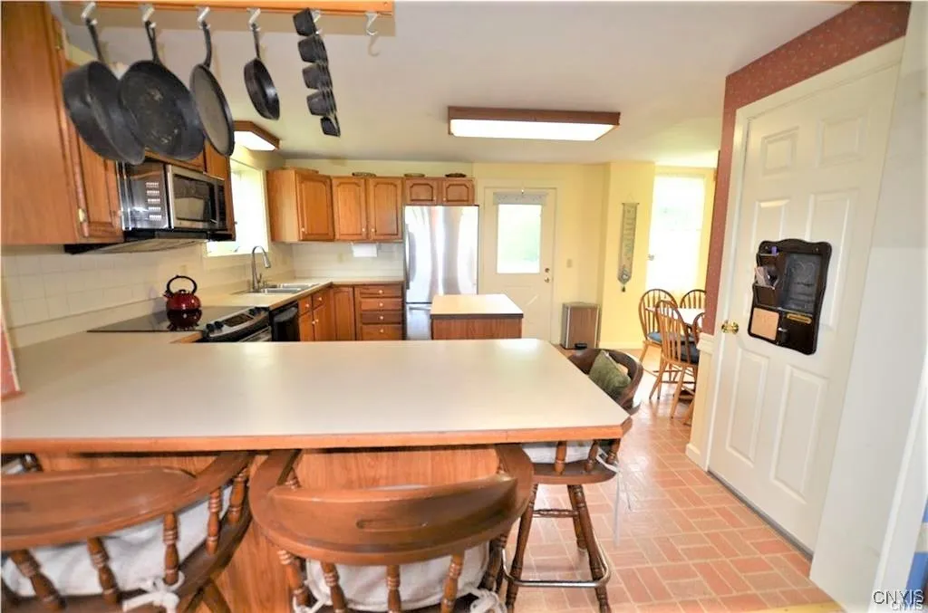 8024 Kellogg Street, Kirkland, New York 13323, Kirkland, New York 13323, 5 Bedrooms Bedrooms, 9 Rooms Rooms,2 BathroomsBathrooms,Residential,For Sale,8024 Kellogg Street, Kirkland, New York 13323,S1623745