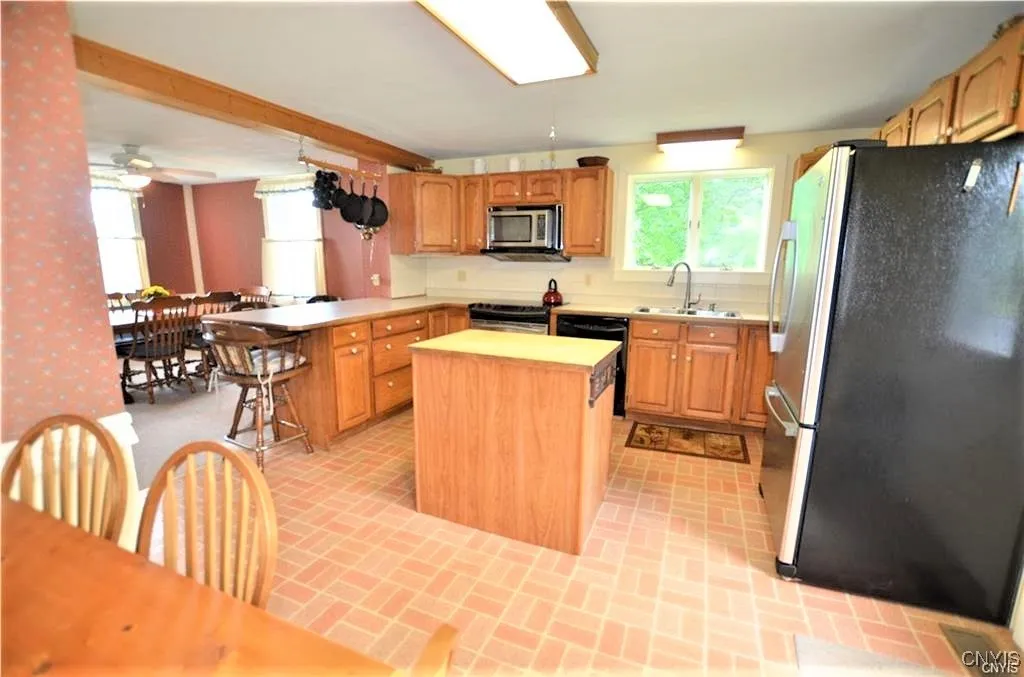 8024 Kellogg Street, Kirkland, New York 13323, Kirkland, New York 13323, 5 Bedrooms Bedrooms, 9 Rooms Rooms,2 BathroomsBathrooms,Residential,For Sale,8024 Kellogg Street, Kirkland, New York 13323,S1623745