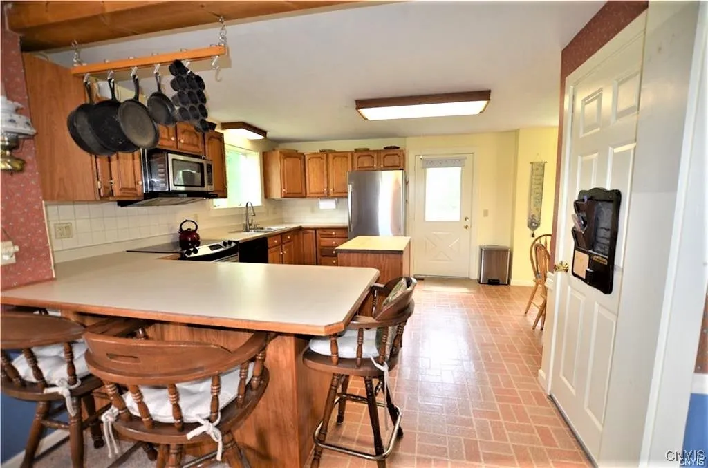 8024 Kellogg Street, Kirkland, New York 13323, Kirkland, New York 13323, 5 Bedrooms Bedrooms, 9 Rooms Rooms,2 BathroomsBathrooms,Residential,For Sale,8024 Kellogg Street, Kirkland, New York 13323,S1623745