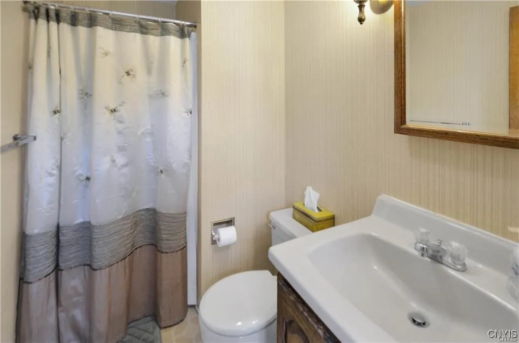 8024 Kellogg Street, Kirkland, New York 13323, Kirkland, New York 13323, 5 Bedrooms Bedrooms, 9 Rooms Rooms,2 BathroomsBathrooms,Residential,For Sale,8024 Kellogg Street, Kirkland, New York 13323,S1623745