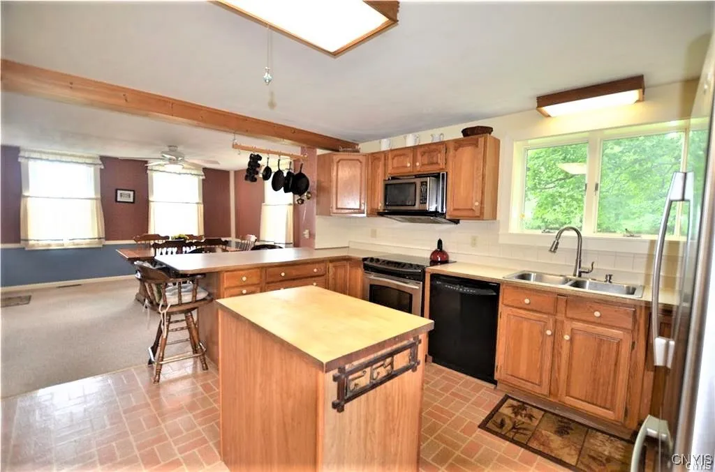 8024 Kellogg Street, Kirkland, New York 13323, Kirkland, New York 13323, 5 Bedrooms Bedrooms, 9 Rooms Rooms,2 BathroomsBathrooms,Residential,For Sale,8024 Kellogg Street, Kirkland, New York 13323,S1623745