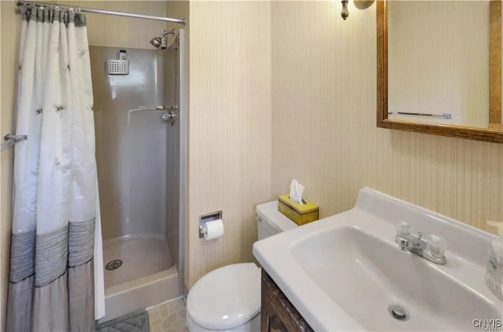 8024 Kellogg Street, Kirkland, New York 13323, Kirkland, New York 13323, 5 Bedrooms Bedrooms, 9 Rooms Rooms,2 BathroomsBathrooms,Residential,For Sale,8024 Kellogg Street, Kirkland, New York 13323,S1623745