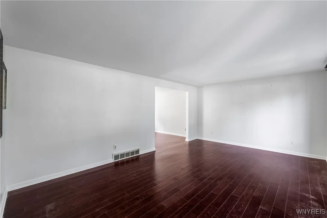 4055 River Road, Lewiston, New York 14174, Lewiston, New York 14174, 2 Bedrooms Bedrooms, 7 Rooms Rooms,1 BathroomBathrooms,Residential,For Sale,4055 River Road, Lewiston, New York 14174,B1622937