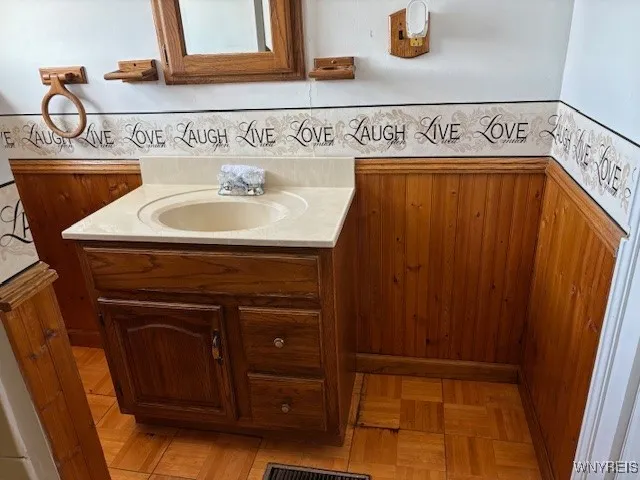 129 North Main Street, Yates, New York 14098, Yates, New York 14098, 4 Bedrooms Bedrooms, 9 Rooms Rooms,1 BathroomBathrooms,Residential,For Sale,129 North Main Street, Yates, New York 14098,B1622723