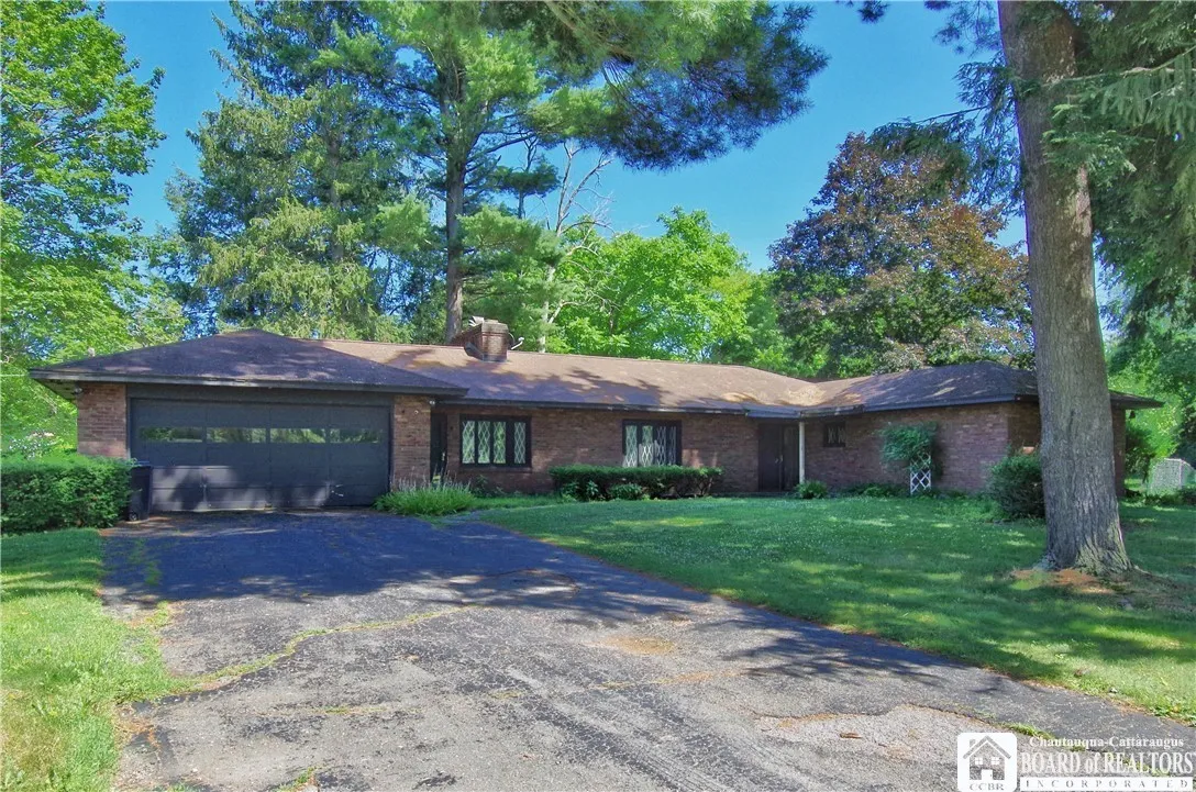 3 Webster Street, Busti, New York 14750, Busti, New York 14750, 3 Bedrooms Bedrooms, 8 Rooms Rooms,2 BathroomsBathrooms,Residential,For Sale,3 Webster Street, Busti, New York 14750,R1623896