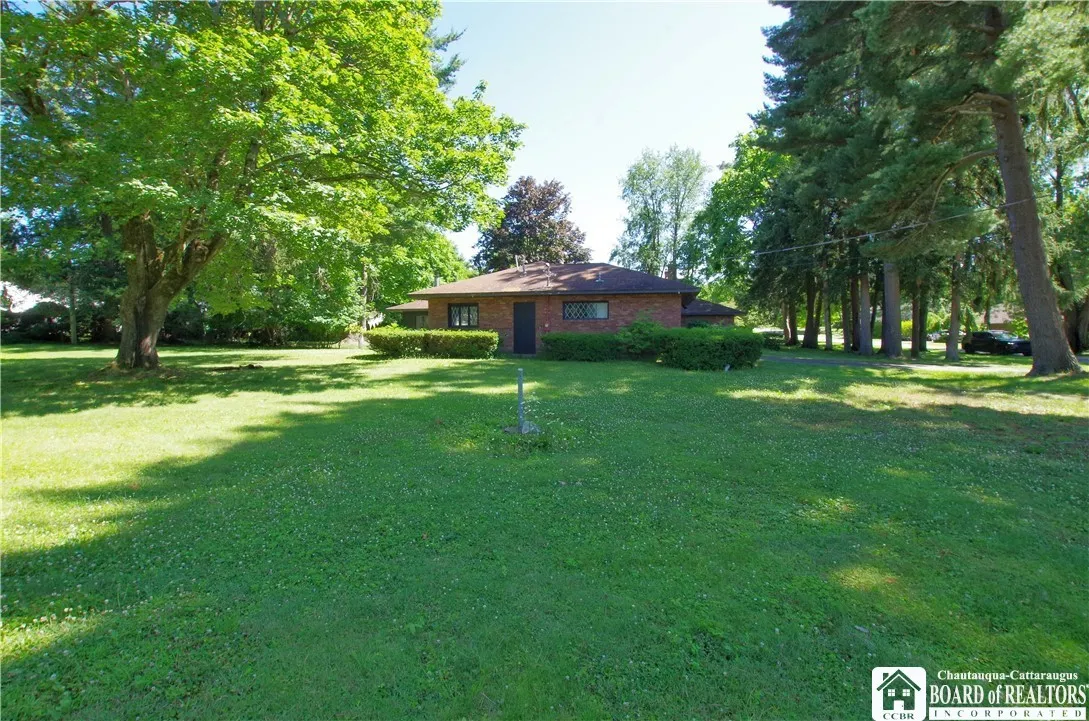 3 Webster Street, Busti, New York 14750, Busti, New York 14750, 3 Bedrooms Bedrooms, 8 Rooms Rooms,2 BathroomsBathrooms,Residential,For Sale,3 Webster Street, Busti, New York 14750,R1623896