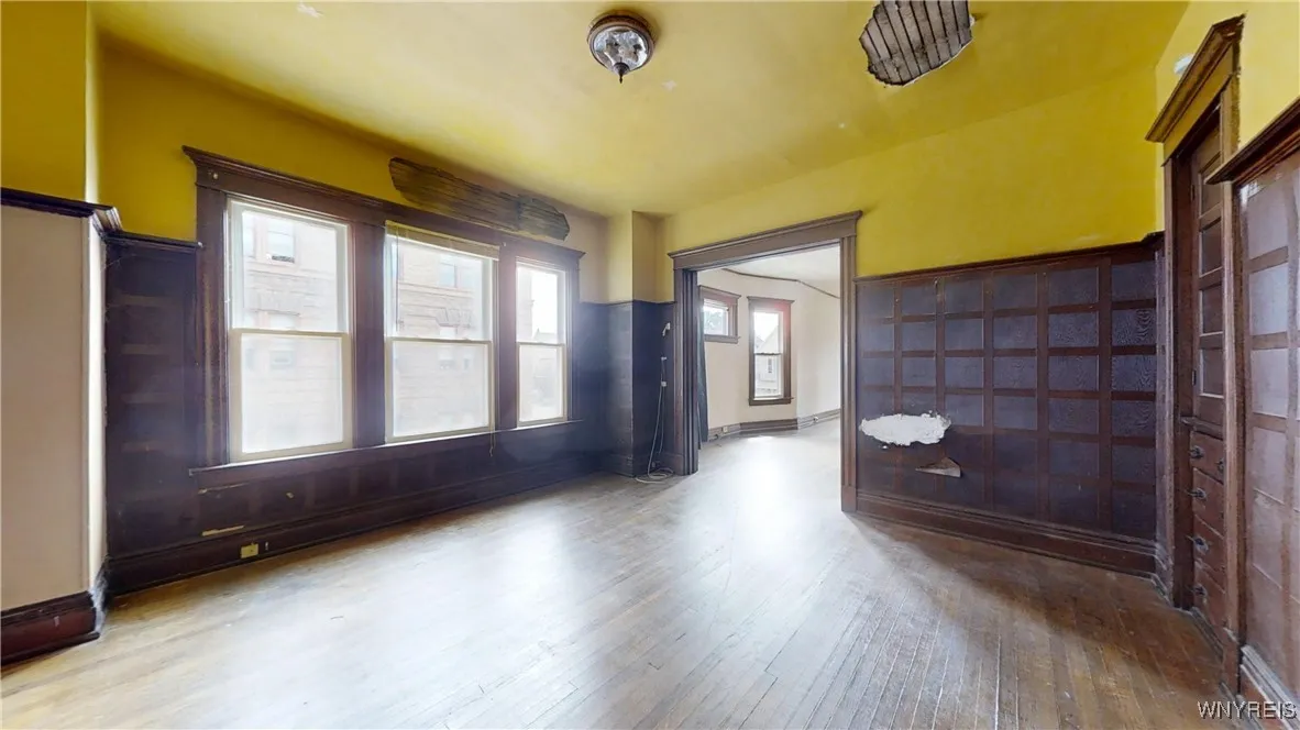 215 Baynes Street, Buffalo, New York 14213, Buffalo, New York 14213, 6 Bedrooms Bedrooms, ,2 BathroomsBathrooms,Residential,Closed,215 Baynes Street, Buffalo, New York 14213,0,B1623942