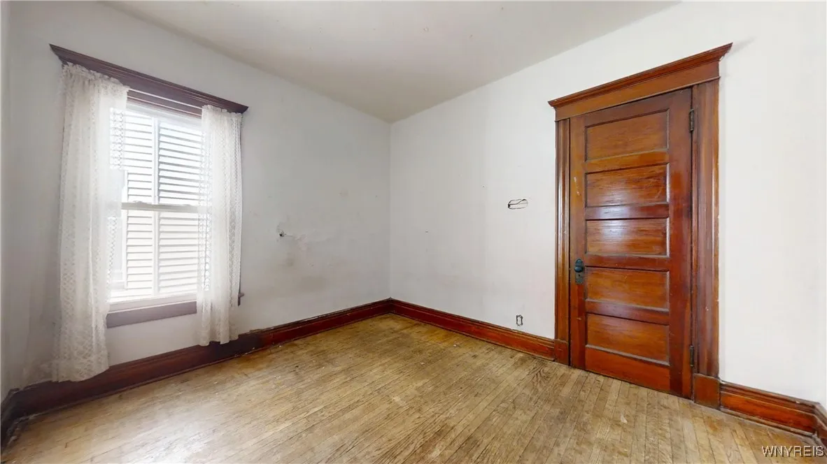 215 Baynes Street, Buffalo, New York 14213, Buffalo, New York 14213, 6 Bedrooms Bedrooms, ,2 BathroomsBathrooms,Residential,Closed,215 Baynes Street, Buffalo, New York 14213,0,B1623942