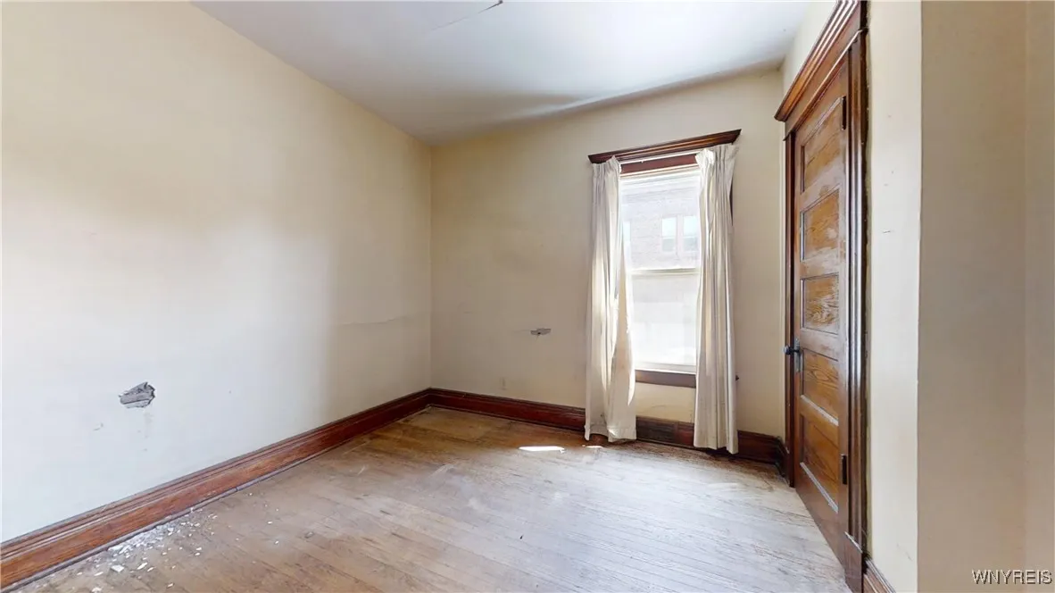 215 Baynes Street, Buffalo, New York 14213, Buffalo, New York 14213, 6 Bedrooms Bedrooms, ,2 BathroomsBathrooms,Residential,Closed,215 Baynes Street, Buffalo, New York 14213,0,B1623942
