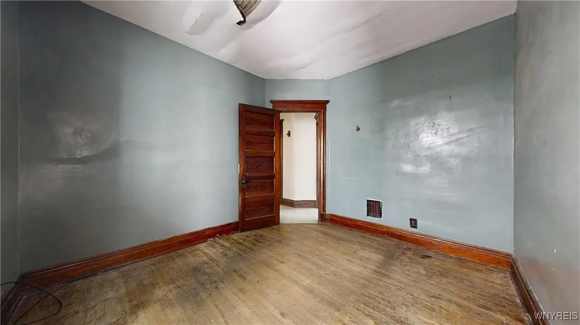 215 Baynes Street, Buffalo, New York 14213, Buffalo, New York 14213, 6 Bedrooms Bedrooms, ,2 BathroomsBathrooms,Residential,Closed,215 Baynes Street, Buffalo, New York 14213,0,B1623942
