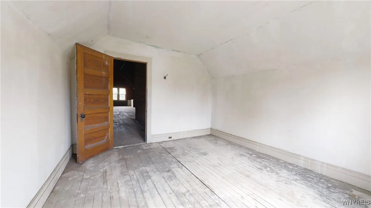215 Baynes Street, Buffalo, New York 14213, Buffalo, New York 14213, 6 Bedrooms Bedrooms, ,2 BathroomsBathrooms,Residential,Closed,215 Baynes Street, Buffalo, New York 14213,0,B1623942