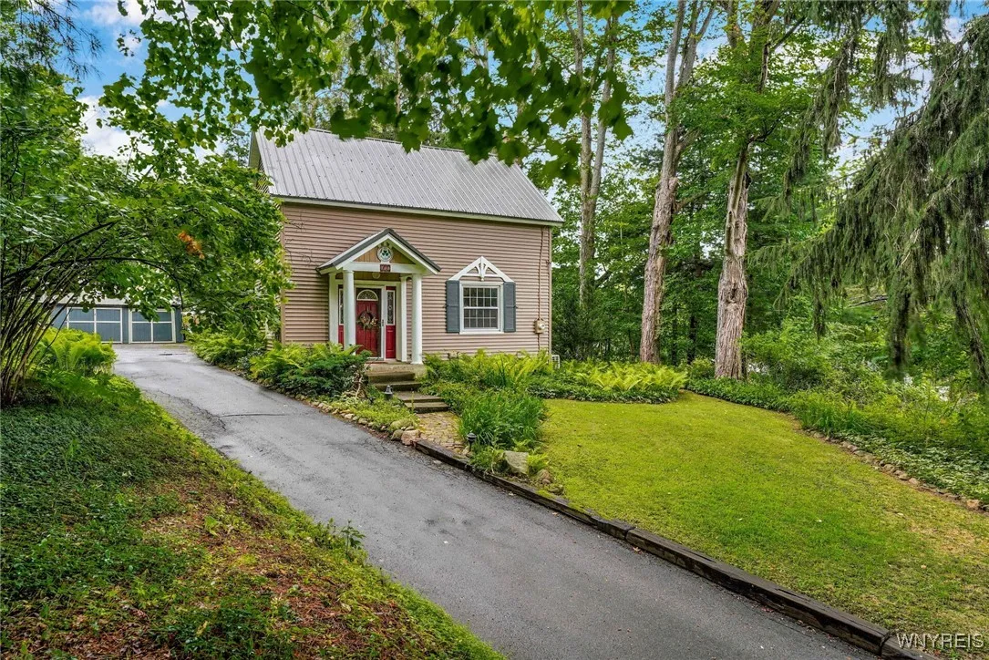 708 West Falls Road, Aurora, New York 14170, Aurora, New York 14170, 3 Bedrooms Bedrooms, 7 Rooms Rooms,1 BathroomBathrooms,Residential,For Sale,708 West Falls Road, Aurora, New York 14170,B1623755