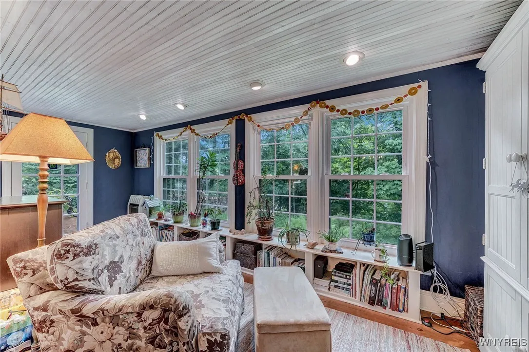 cozy sun room off the kitchen