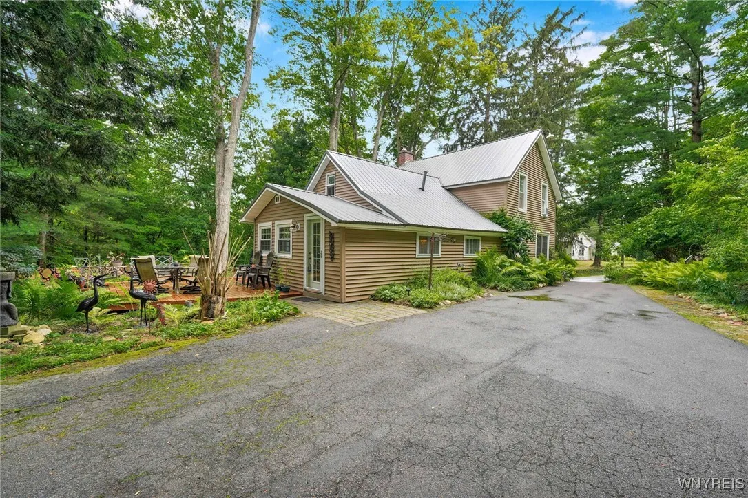 708 West Falls Road, Aurora, New York 14170, Aurora, New York 14170, 3 Bedrooms Bedrooms, 7 Rooms Rooms,1 BathroomBathrooms,Residential,For Sale,708 West Falls Road, Aurora, New York 14170,B1623755