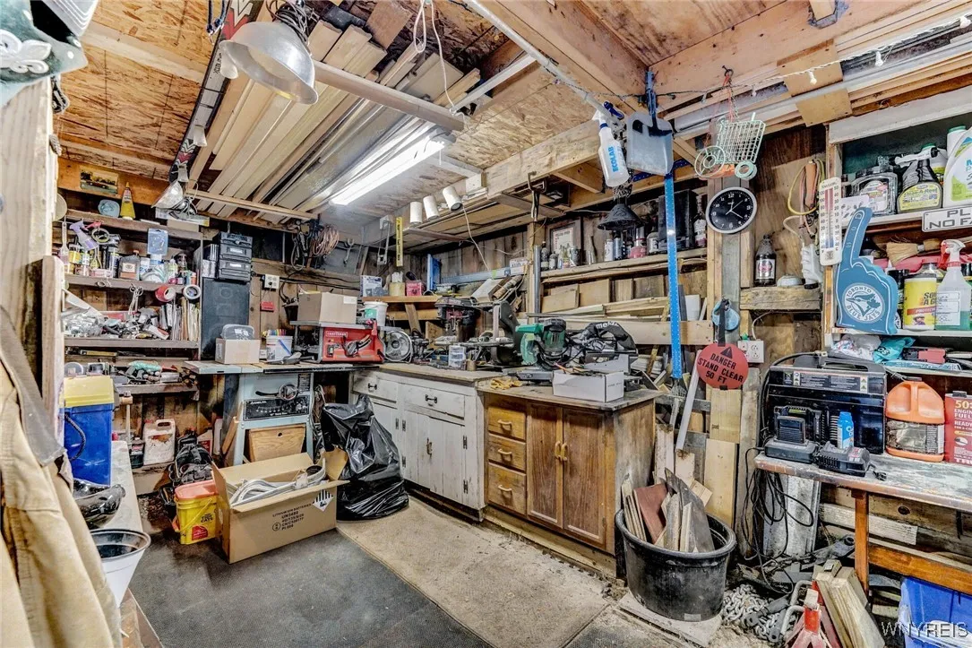 work shop & upper level for even more storage