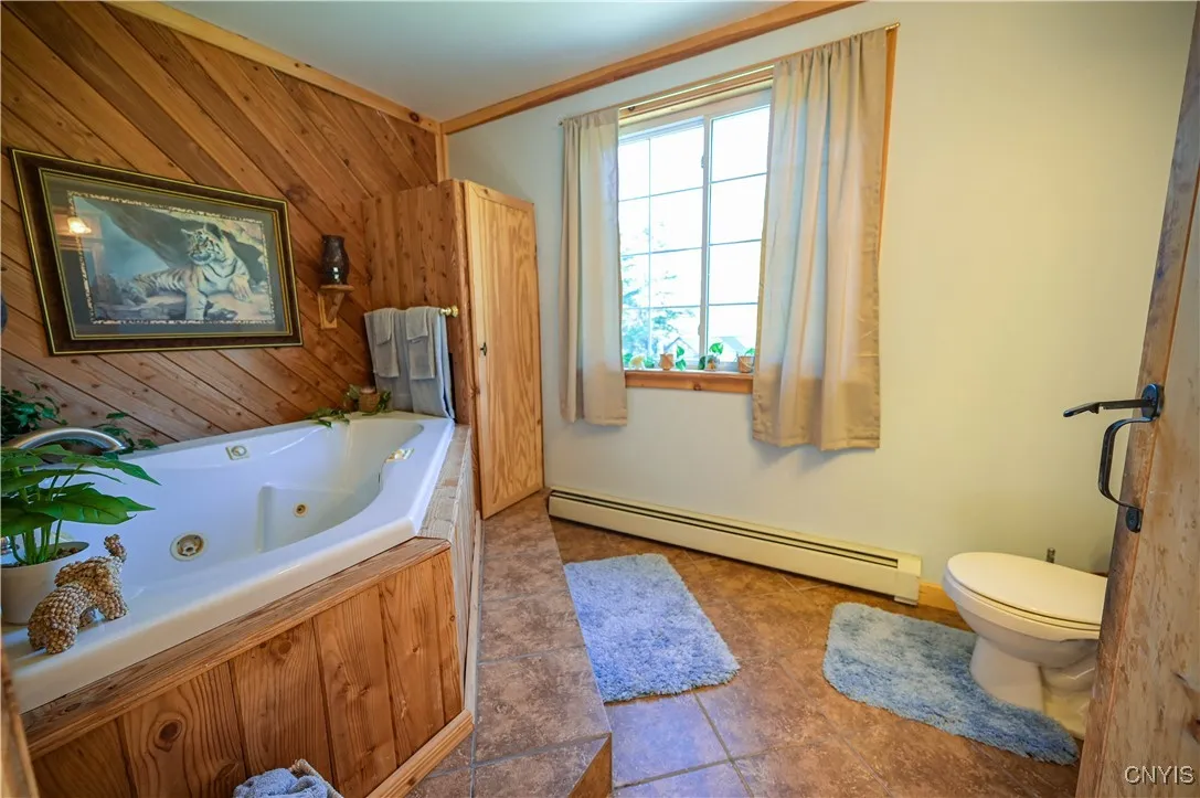 Upstairs bath with jacuzzi tub