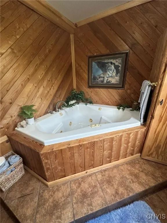 Jacuzzi Tub 2nd floor bath