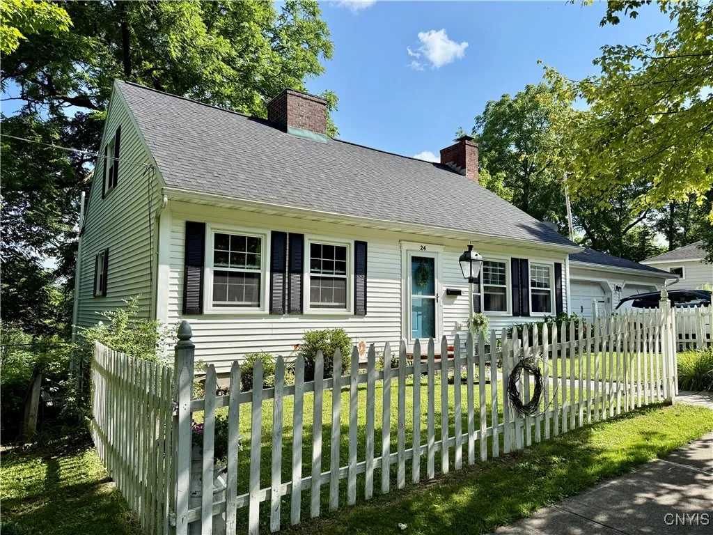 24 Corwin Street, Cazenovia, New York 13035, Cazenovia, New York 13035, 4 Bedrooms Bedrooms, 10 Rooms Rooms,2 BathroomsBathrooms,Residential,For Sale,24 Corwin Street, Cazenovia, New York 13035,S1622221