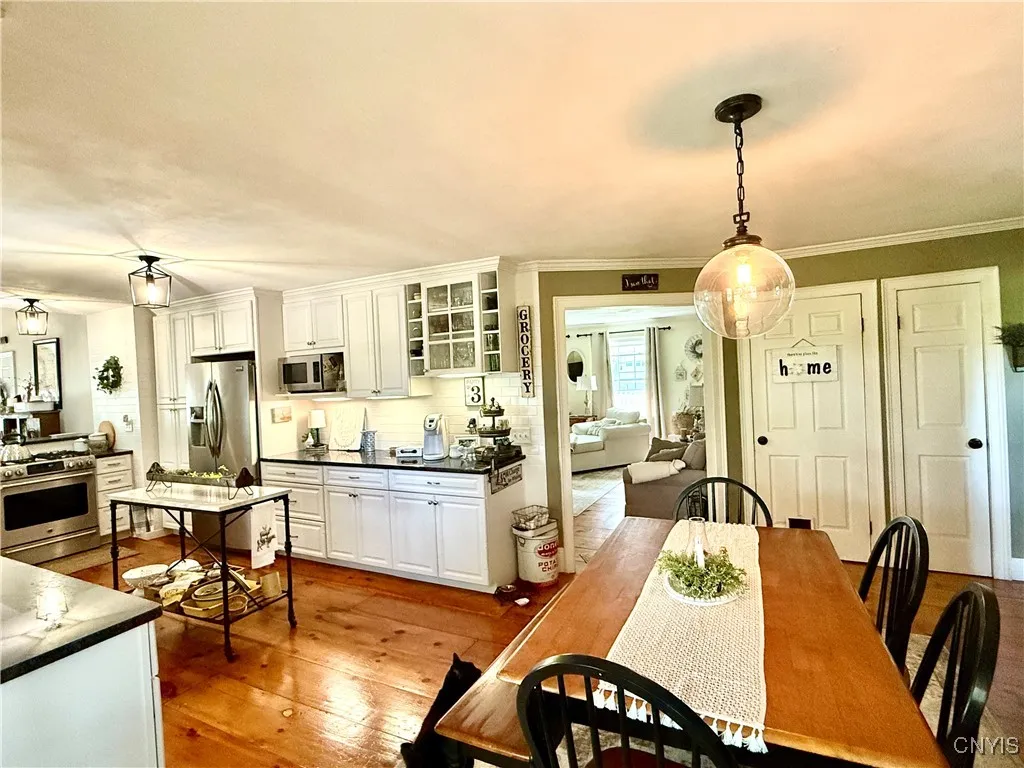 24 Corwin Street, Cazenovia, New York 13035, Cazenovia, New York 13035, 4 Bedrooms Bedrooms, 10 Rooms Rooms,2 BathroomsBathrooms,Residential,For Sale,24 Corwin Street, Cazenovia, New York 13035,S1622221