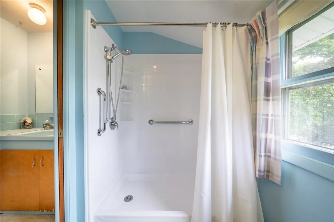 660 Westside Drive, Gates, New York 14624, Gates, New York 14624, 3 Bedrooms Bedrooms, 9 Rooms Rooms,1 BathroomBathrooms,Residential,For Sale,660 Westside Drive, Gates, New York 14624,R1623869