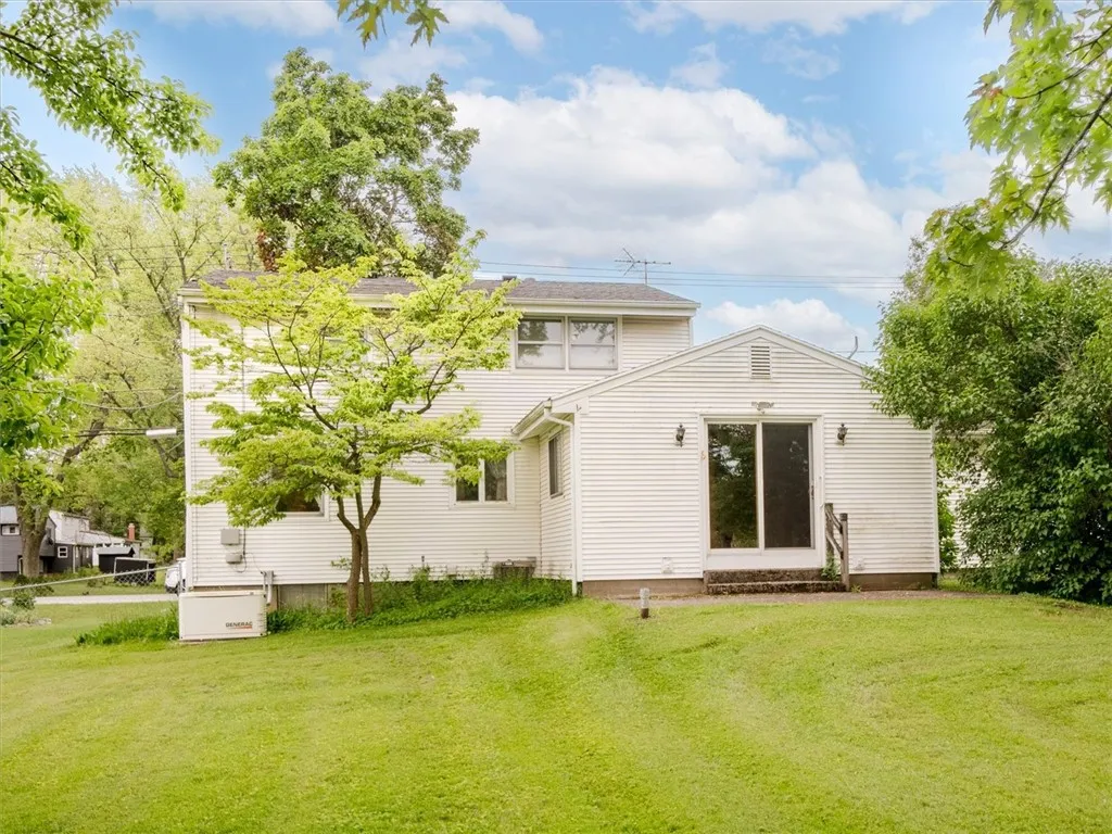 660 Westside Drive, Gates, New York 14624, Gates, New York 14624, 3 Bedrooms Bedrooms, 9 Rooms Rooms,1 BathroomBathrooms,Residential,For Sale,660 Westside Drive, Gates, New York 14624,R1623869