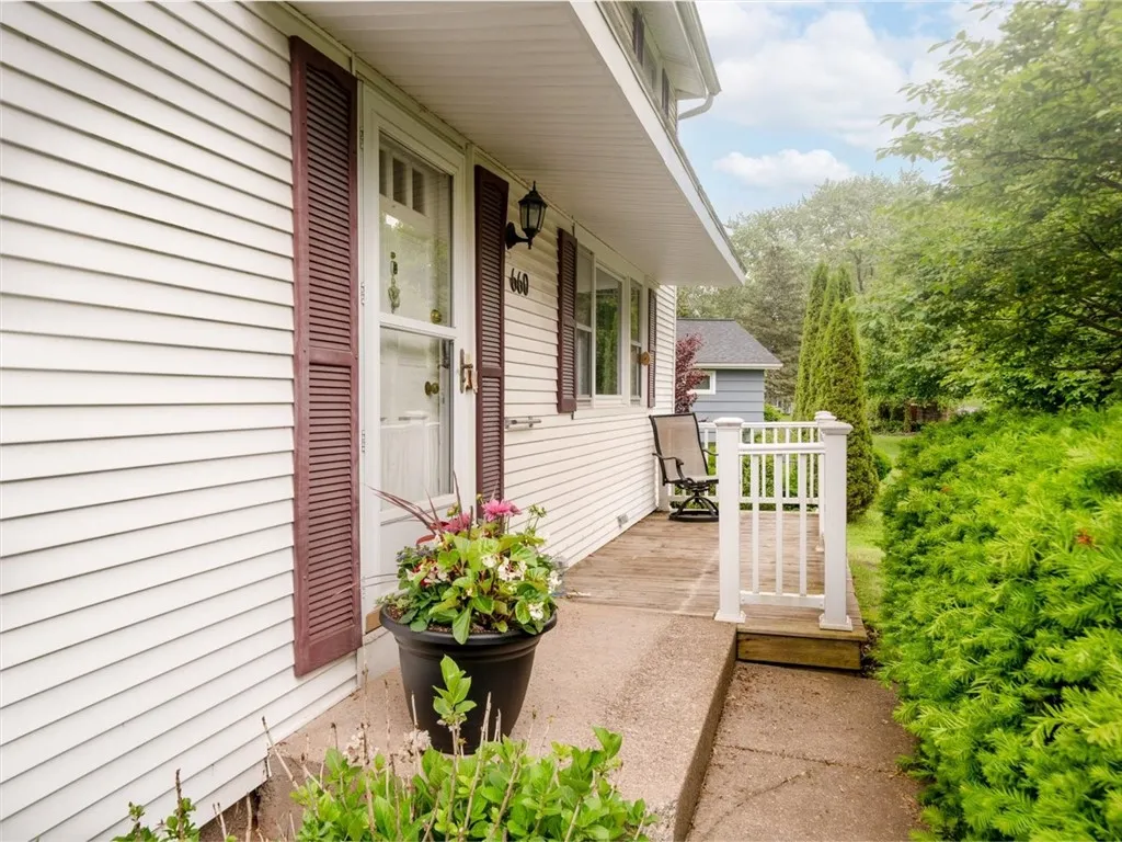 660 Westside Drive, Gates, New York 14624, Gates, New York 14624, 3 Bedrooms Bedrooms, 9 Rooms Rooms,1 BathroomBathrooms,Residential,For Sale,660 Westside Drive, Gates, New York 14624,R1623869