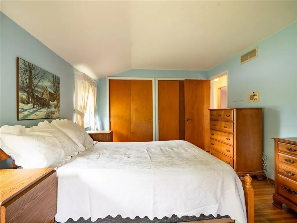 660 Westside Drive, Gates, New York 14624, Gates, New York 14624, 3 Bedrooms Bedrooms, 9 Rooms Rooms,1 BathroomBathrooms,Residential,For Sale,660 Westside Drive, Gates, New York 14624,R1623869