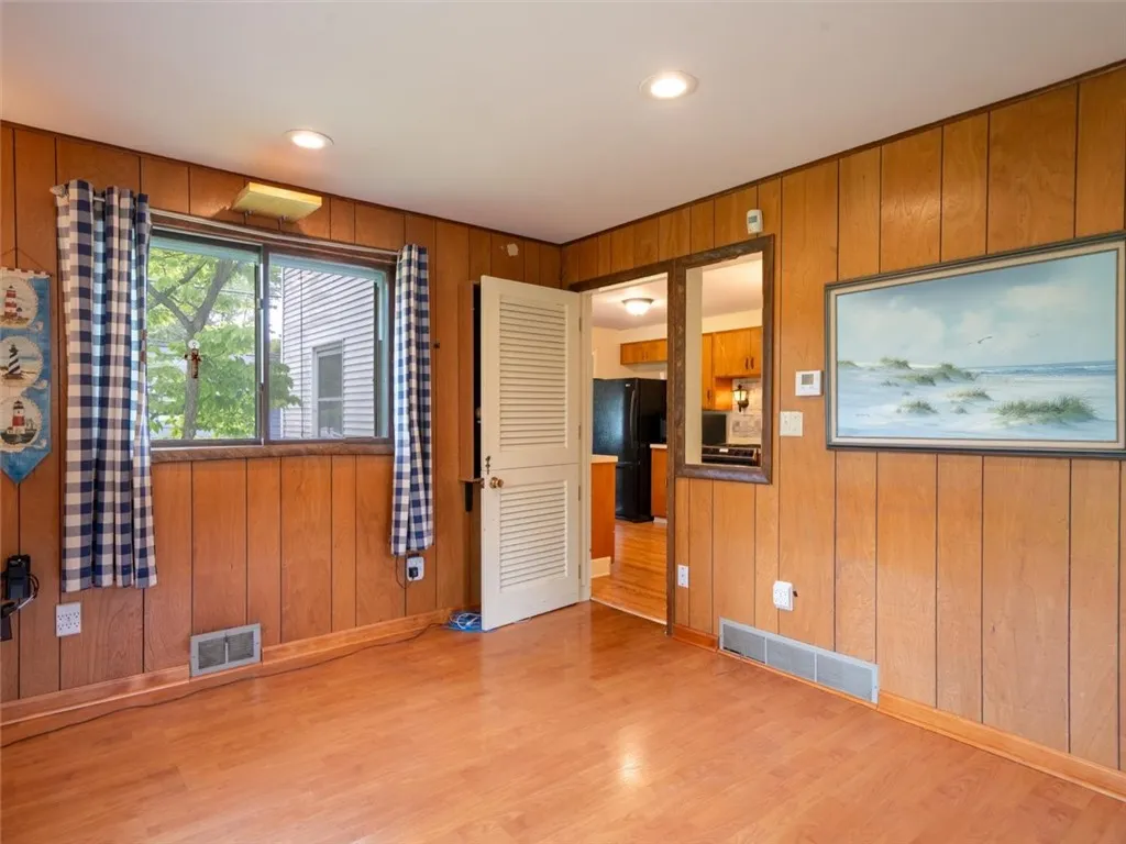 660 Westside Drive, Gates, New York 14624, Gates, New York 14624, 3 Bedrooms Bedrooms, 9 Rooms Rooms,1 BathroomBathrooms,Residential,For Sale,660 Westside Drive, Gates, New York 14624,R1623869