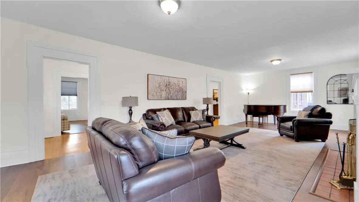 3611 Union Street, Chili, New York 14514, Chili, New York 14514, 4 Bedrooms Bedrooms, 10 Rooms Rooms,2 BathroomsBathrooms,Residential Lease,For Rent,3611 Union Street, Chili, New York 14514,R1623748