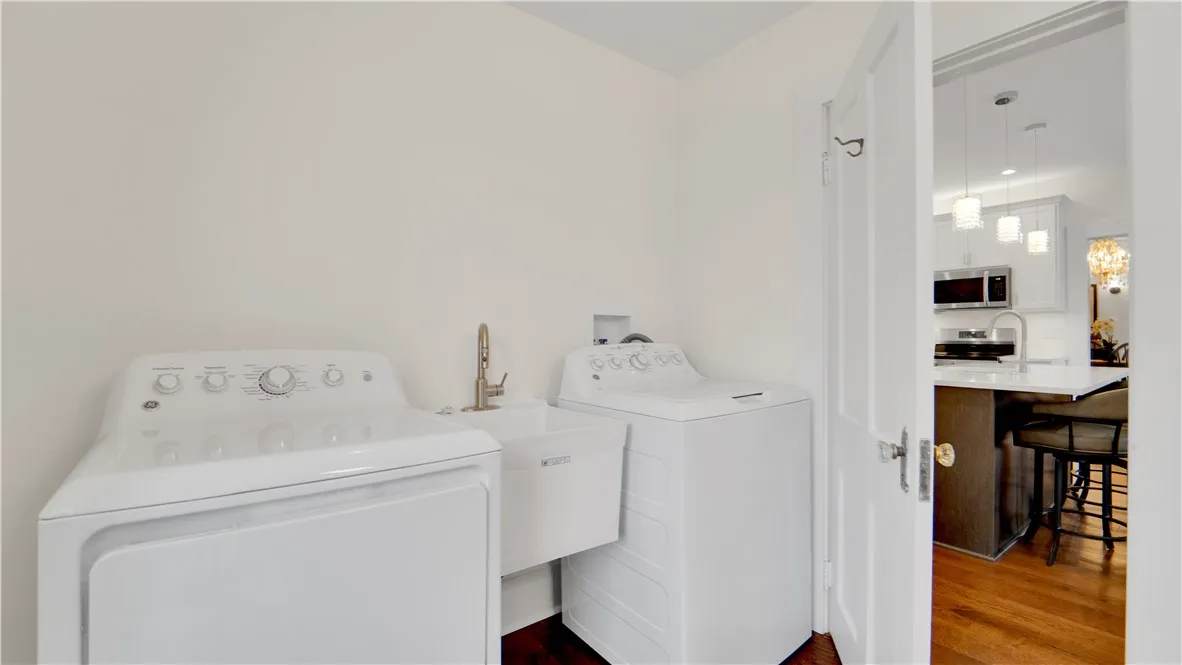 3611 Union Street, Chili, New York 14514, Chili, New York 14514, 4 Bedrooms Bedrooms, 10 Rooms Rooms,2 BathroomsBathrooms,Residential Lease,For Rent,3611 Union Street, Chili, New York 14514,R1623748