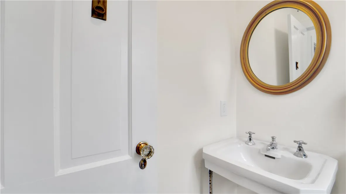 3611 Union Street, Chili, New York 14514, Chili, New York 14514, 4 Bedrooms Bedrooms, 10 Rooms Rooms,2 BathroomsBathrooms,Residential Lease,For Rent,3611 Union Street, Chili, New York 14514,R1623748
