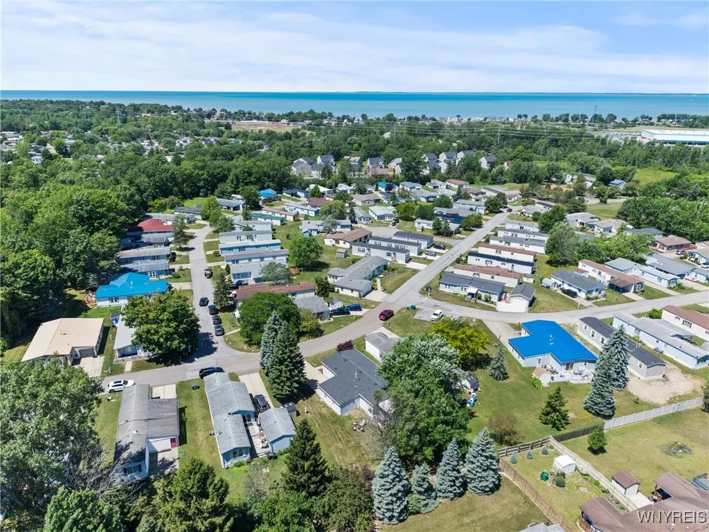 28 North Eaglecrest Drive, Hamburg, New York 14075, Hamburg, New York 14075, 3 Bedrooms Bedrooms, 7 Rooms Rooms,2 BathroomsBathrooms,Residential,For Sale,28 North Eaglecrest Drive, Hamburg, New York 14075,B1623953
