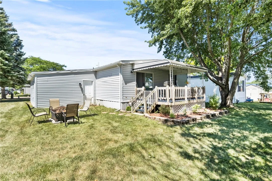 28 North Eaglecrest Drive, Hamburg, New York 14075, Hamburg, New York 14075, 3 Bedrooms Bedrooms, 7 Rooms Rooms,2 BathroomsBathrooms,Residential,For Sale,28 North Eaglecrest Drive, Hamburg, New York 14075,B1623953
