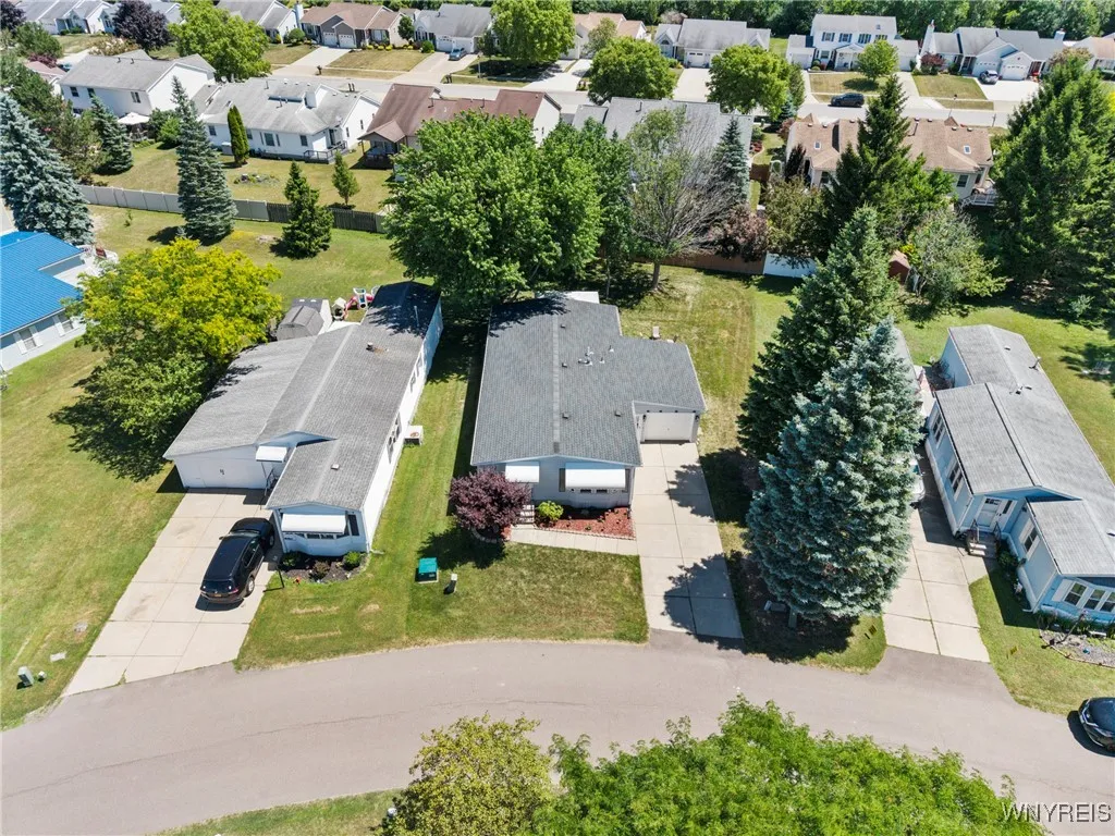 28 North Eaglecrest Drive, Hamburg, New York 14075, Hamburg, New York 14075, 3 Bedrooms Bedrooms, 7 Rooms Rooms,2 BathroomsBathrooms,Residential,For Sale,28 North Eaglecrest Drive, Hamburg, New York 14075,B1623953