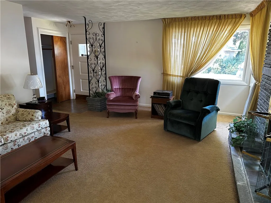 77 Peppermint Drive, Greece, New York 14615, Greece, New York 14615, 3 Bedrooms Bedrooms, 7 Rooms Rooms,1 BathroomBathrooms,Residential,For Sale,77 Peppermint Drive, Greece, New York 14615,R1623777