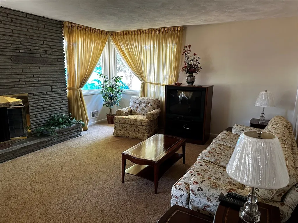 77 Peppermint Drive, Greece, New York 14615, Greece, New York 14615, 3 Bedrooms Bedrooms, 7 Rooms Rooms,1 BathroomBathrooms,Residential,For Sale,77 Peppermint Drive, Greece, New York 14615,R1623777