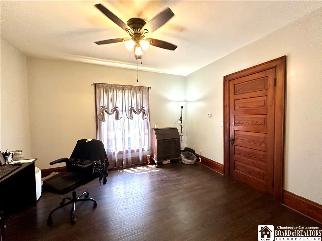 Bonus room off the Formal Dining room....use it for an office or 1st floor bedroom