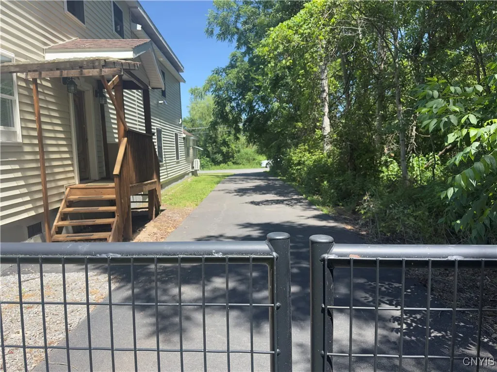 6126 Lowell Road, Westmoreland, New York 13440, Westmoreland, New York 13440, 5 Bedrooms Bedrooms, 9 Rooms Rooms,3 BathroomsBathrooms,Residential,For Sale,6126 Lowell Road, Westmoreland, New York 13440,S1621328