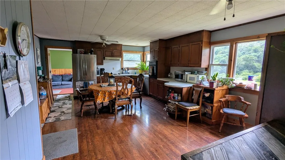 Spacious eat-in kitchen
