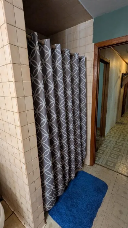 Walk in shower