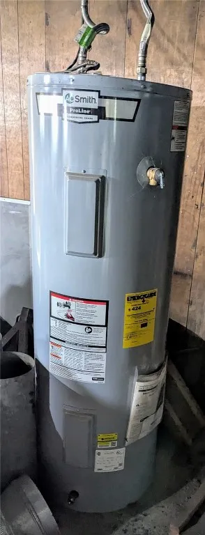 electric hot water heater in great condition