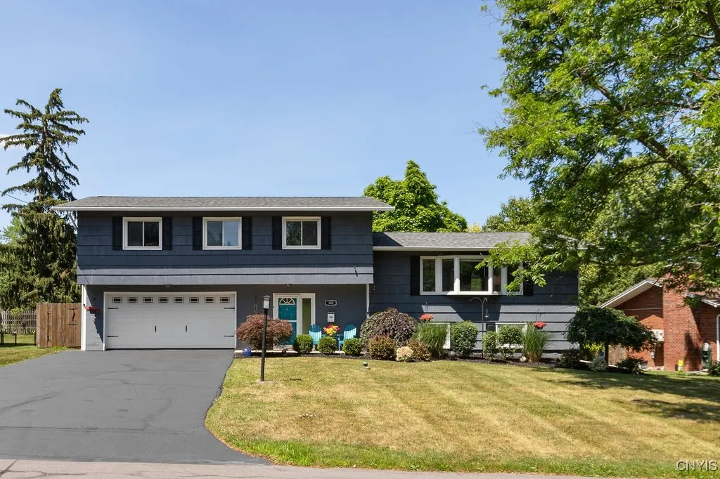 302 Wedgewood Terrace, Dewitt, New York 13214, De Witt, New York 13214, 4 Bedrooms Bedrooms, 8 Rooms Rooms,2 BathroomsBathrooms,Residential,For Sale,302 Wedgewood Terrace, Dewitt, New York 13214,S1623940