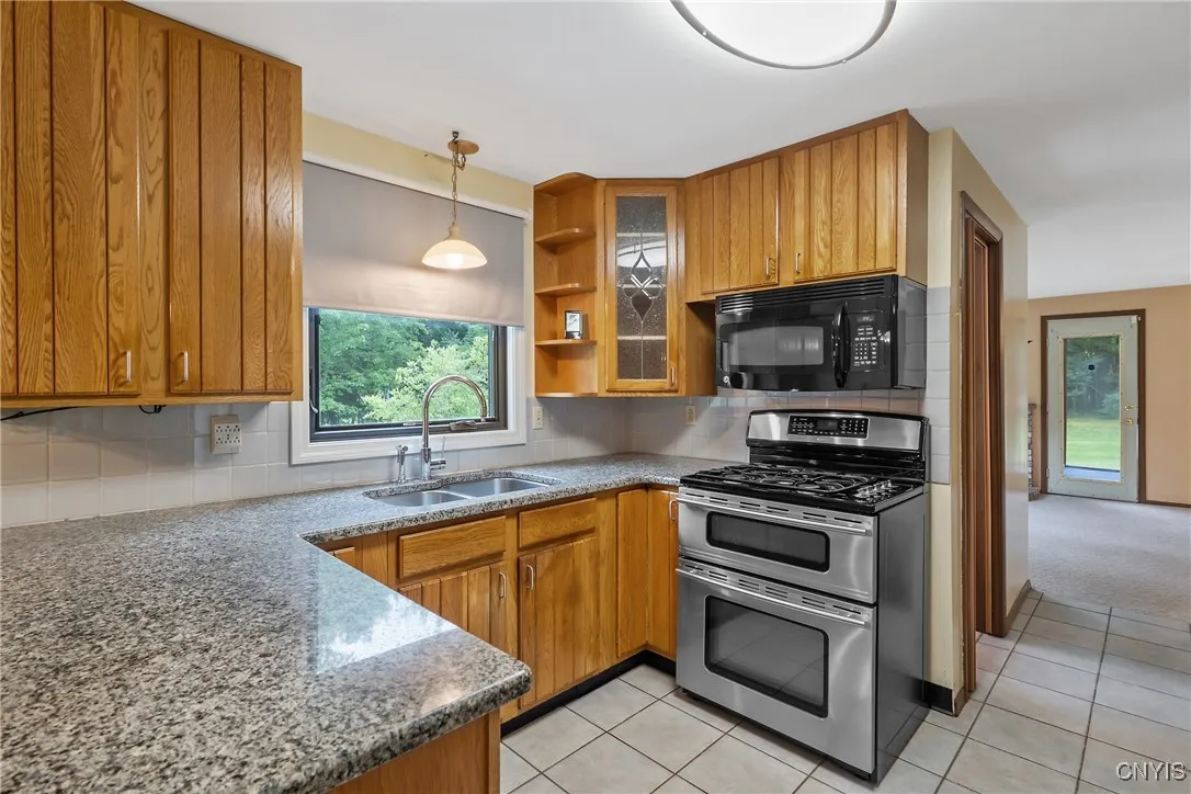 2 Monroe Boulevard, West Monroe, New York 13167, West Monroe, New York 13167, 3 Bedrooms Bedrooms, 9 Rooms Rooms,1 BathroomBathrooms,Residential,Closed,2 Monroe Boulevard, West Monroe, New York 13167,0,S1623921