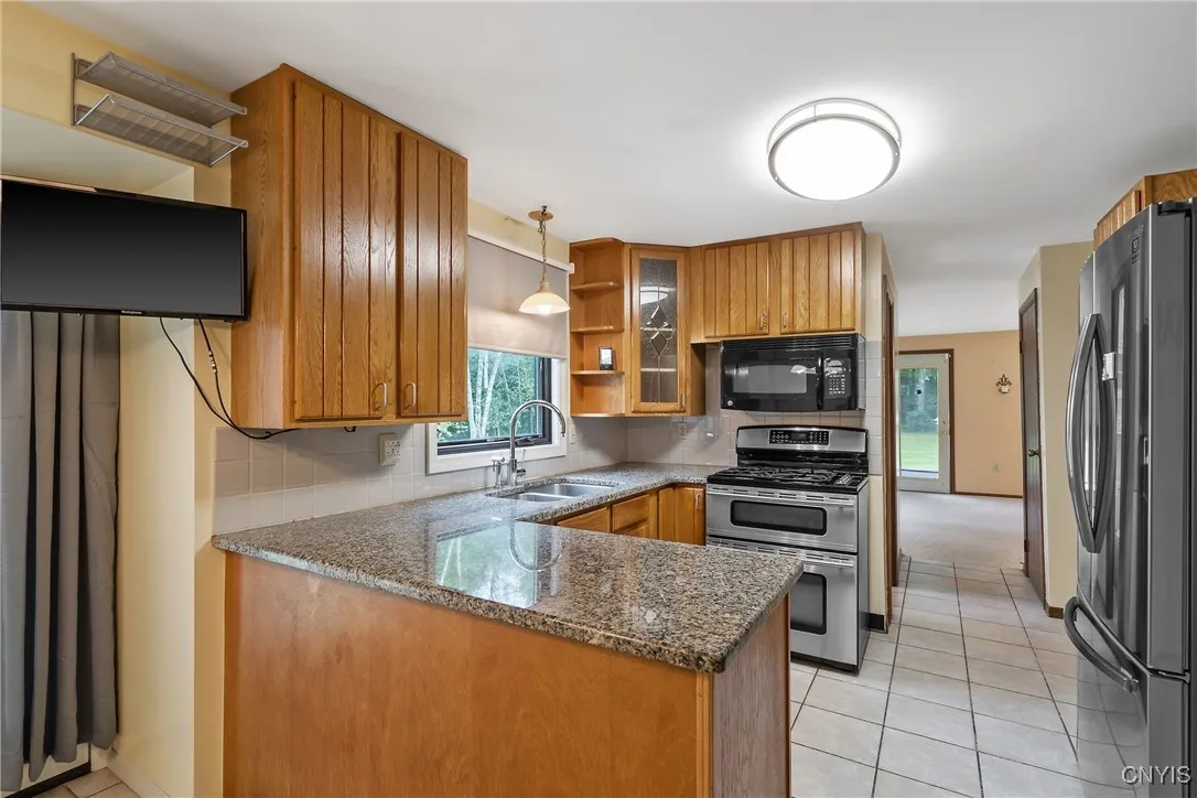 2 Monroe Boulevard, West Monroe, New York 13167, West Monroe, New York 13167, 3 Bedrooms Bedrooms, 9 Rooms Rooms,1 BathroomBathrooms,Residential,Closed,2 Monroe Boulevard, West Monroe, New York 13167,0,S1623921