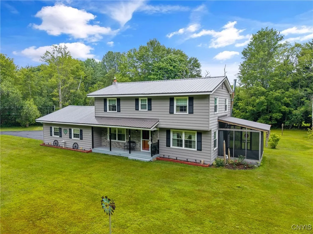 2 Monroe Boulevard, West Monroe, New York 13167, West Monroe, New York 13167, 3 Bedrooms Bedrooms, 9 Rooms Rooms,1 BathroomBathrooms,Residential,Closed,2 Monroe Boulevard, West Monroe, New York 13167,0,S1623921
