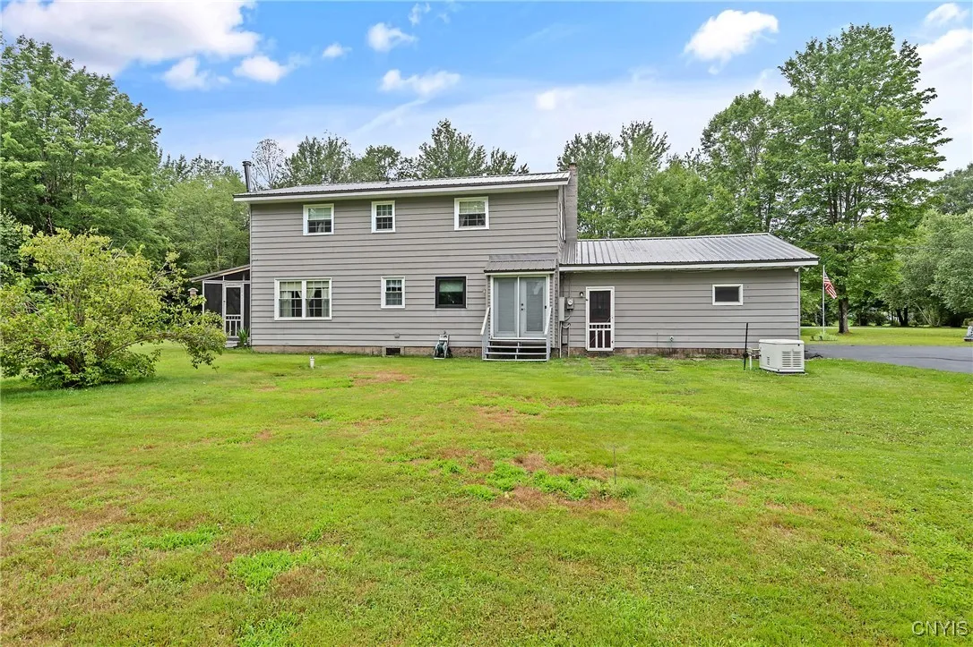 2 Monroe Boulevard, West Monroe, New York 13167, West Monroe, New York 13167, 3 Bedrooms Bedrooms, 9 Rooms Rooms,1 BathroomBathrooms,Residential,Closed,2 Monroe Boulevard, West Monroe, New York 13167,0,S1623921