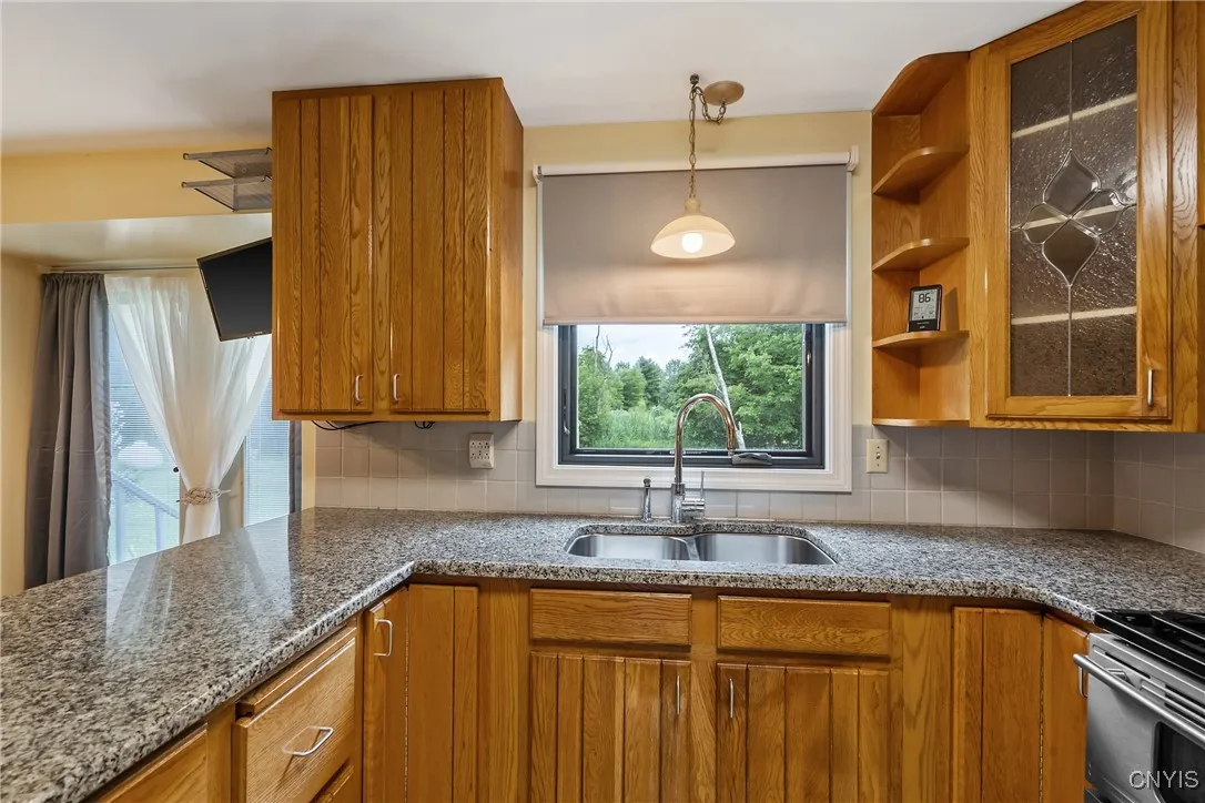 2 Monroe Boulevard, West Monroe, New York 13167, West Monroe, New York 13167, 3 Bedrooms Bedrooms, 9 Rooms Rooms,1 BathroomBathrooms,Residential,Closed,2 Monroe Boulevard, West Monroe, New York 13167,0,S1623921
