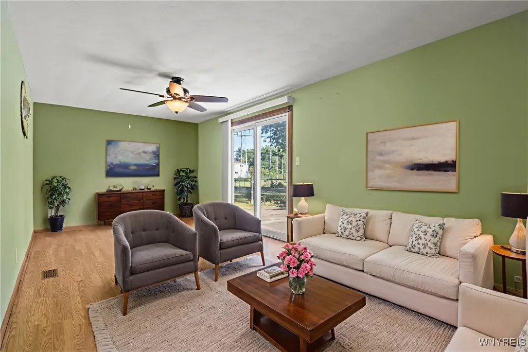 559 Mapleview Road, Cheektowaga, New York 14225, Cheektowaga, New York 14225, 3 Bedrooms Bedrooms, 7 Rooms Rooms,1 BathroomBathrooms,Residential,For Sale,559 Mapleview Road, Cheektowaga, New York 14225,B1623963