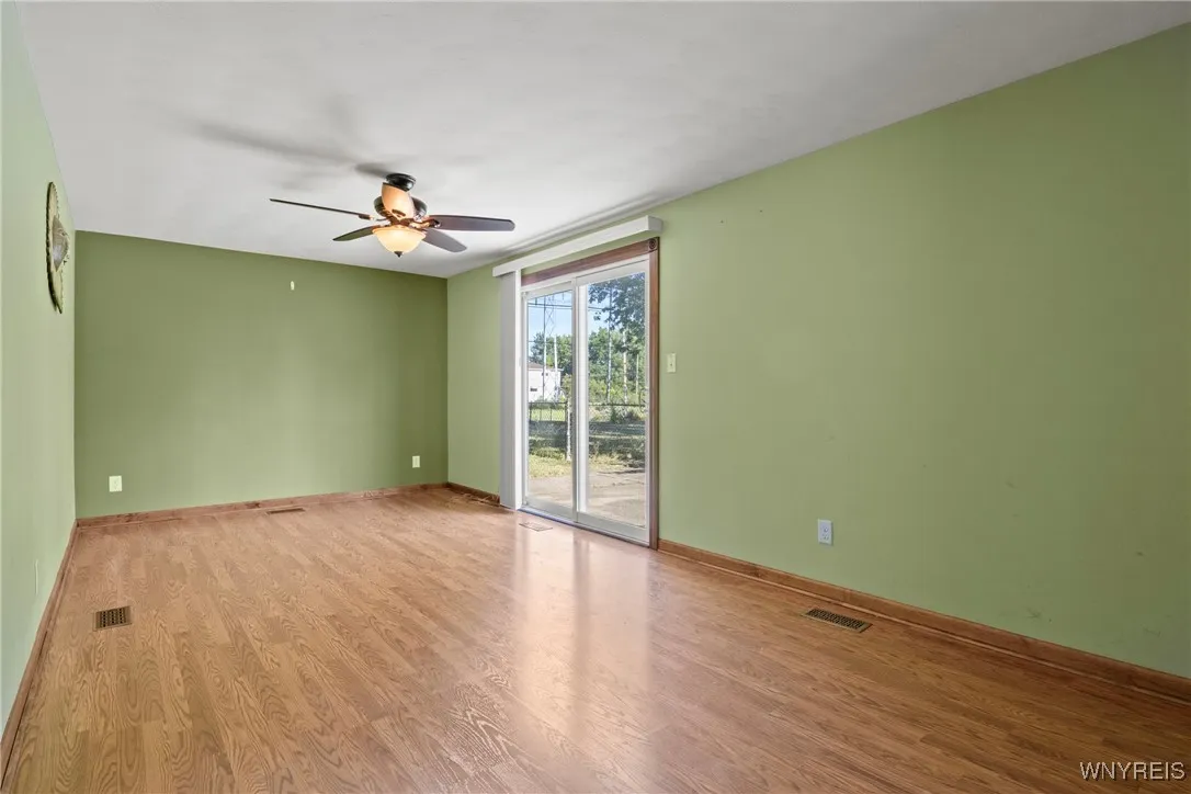 559 Mapleview Road, Cheektowaga, New York 14225, Cheektowaga, New York 14225, 3 Bedrooms Bedrooms, 7 Rooms Rooms,1 BathroomBathrooms,Residential,For Sale,559 Mapleview Road, Cheektowaga, New York 14225,B1623963